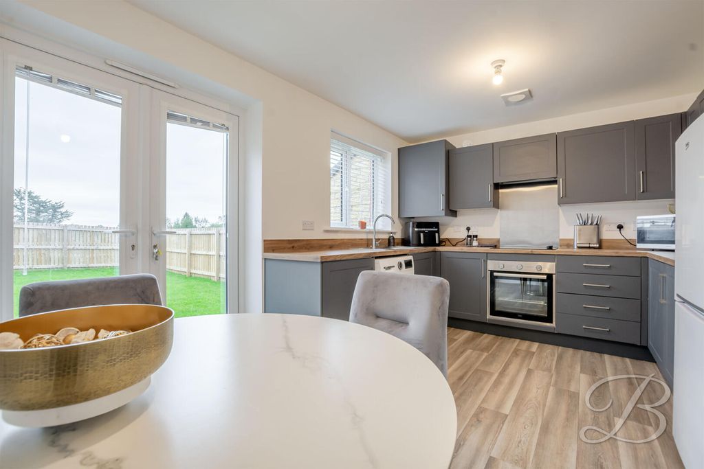 Property photo 3 of 24 Kitchen