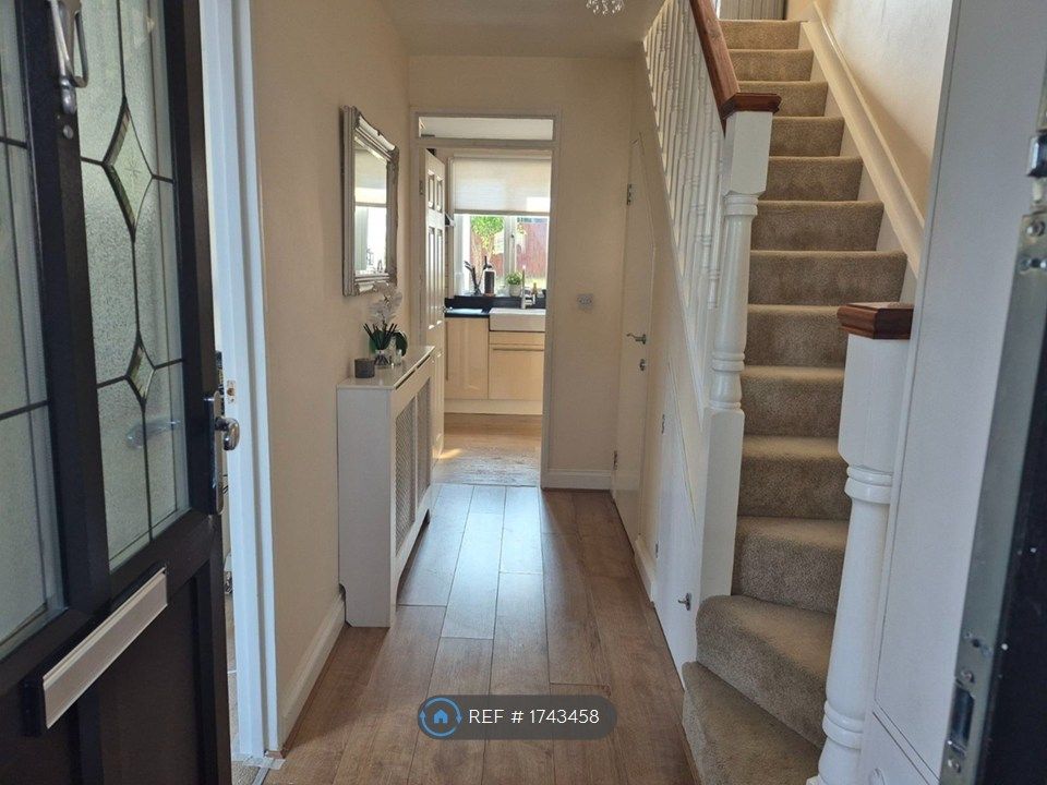 Property photo 1 of 23 Corridor