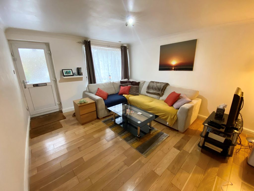 Property photo 2 of 9 Image