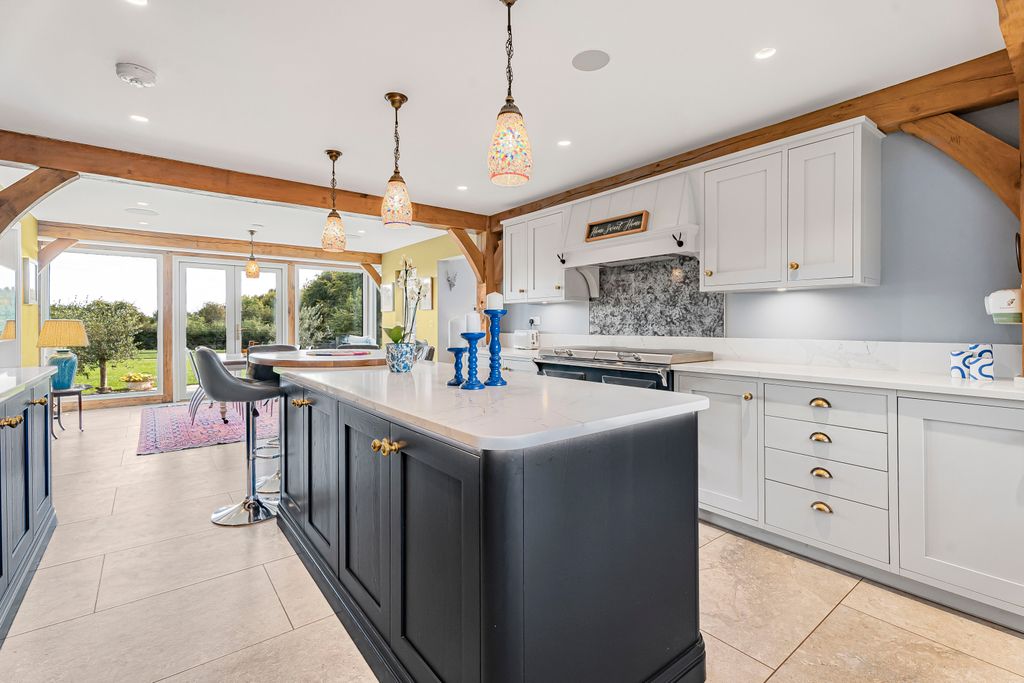 Property photo 3 of 30 1364116