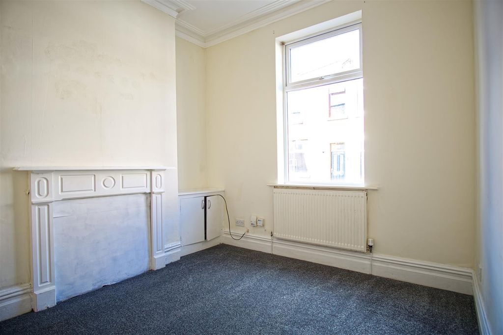 Property photo 2 of 8 Reception 1