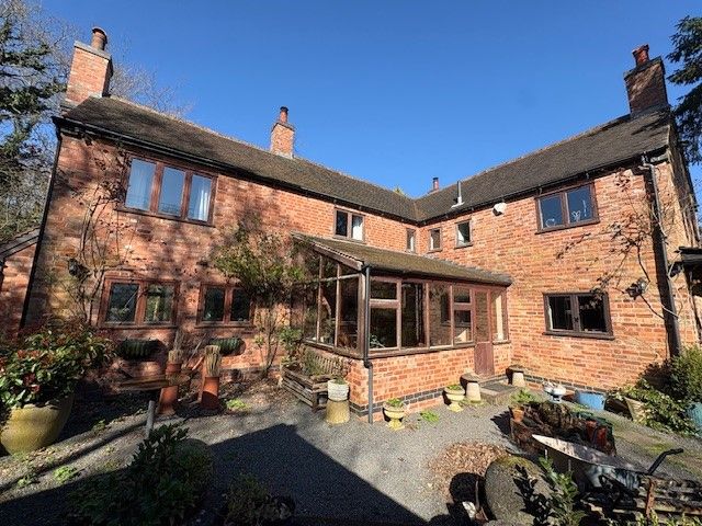 Property photo 3 of 9 Front