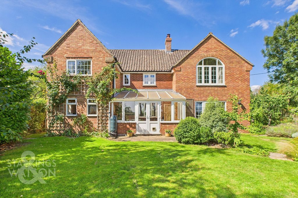 Property photo 2 of 43