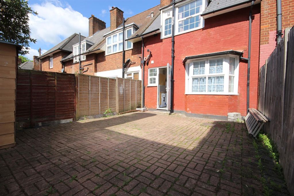 Property photo 2 of 9