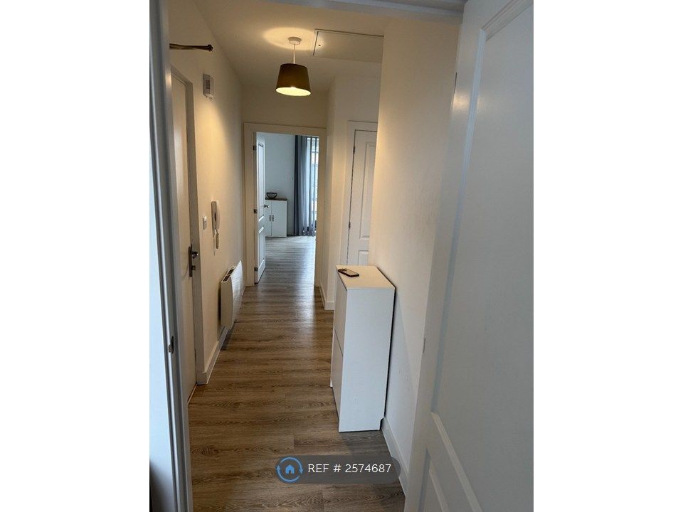 Property photo 3 of 10 Hallway