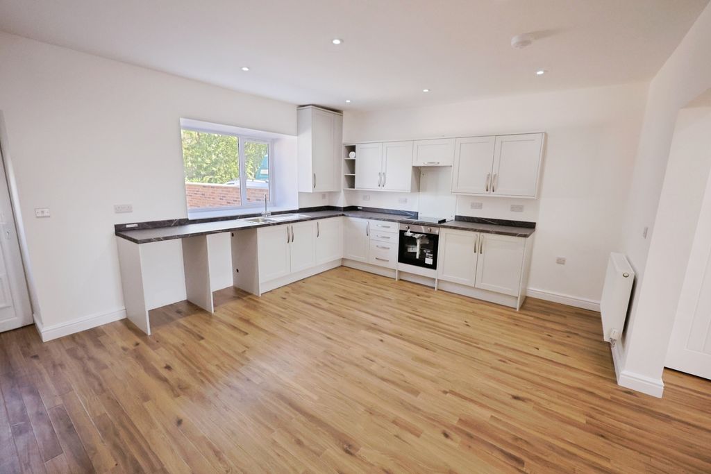 Property photo 2 of 17 Pbox-Img.Jpg