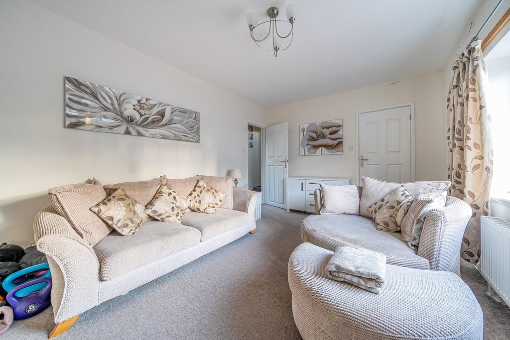 Property photo 3 of 25