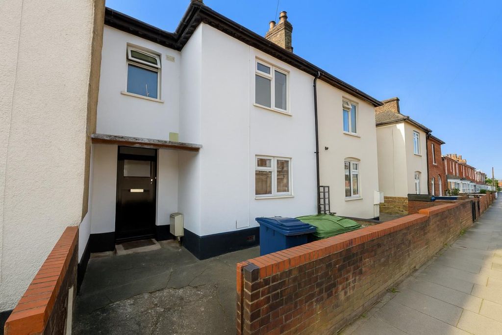 Property photo 1 of 5