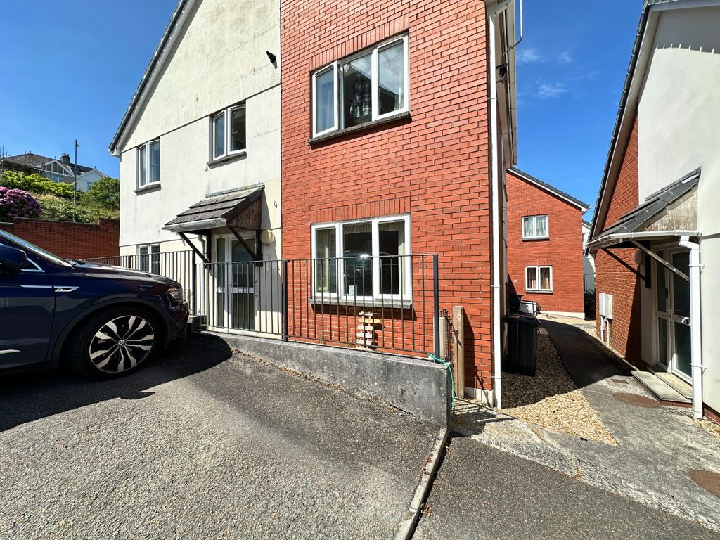 Property photo 1 of 13 5328531