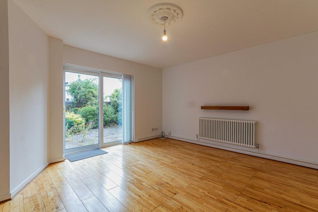 Property photo 2 of 15 Img.Jpg