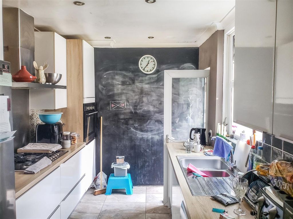 Property photo 2 of 14 22-08-2025__14-43-01_Kitchen1Yes.H6Bkl.Jpg