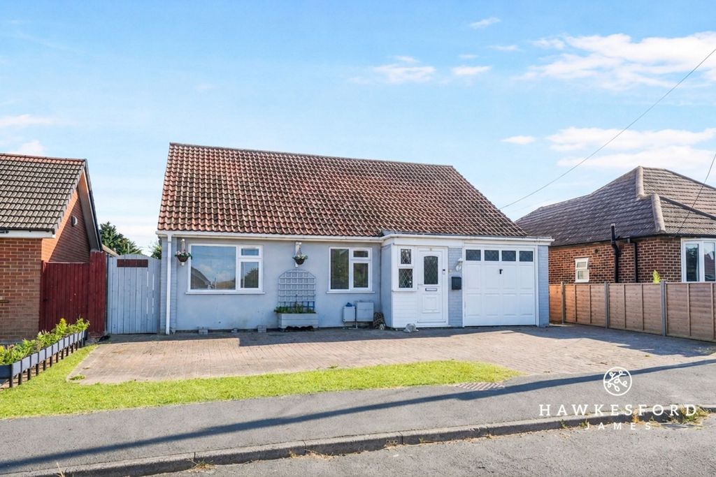 Property photo 1 of 19 Danes Drive, Leysdown - Front