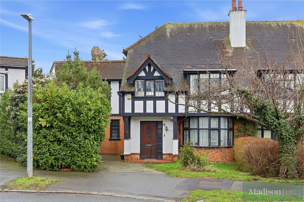 Property photo 1 of 37 Picture No. 06