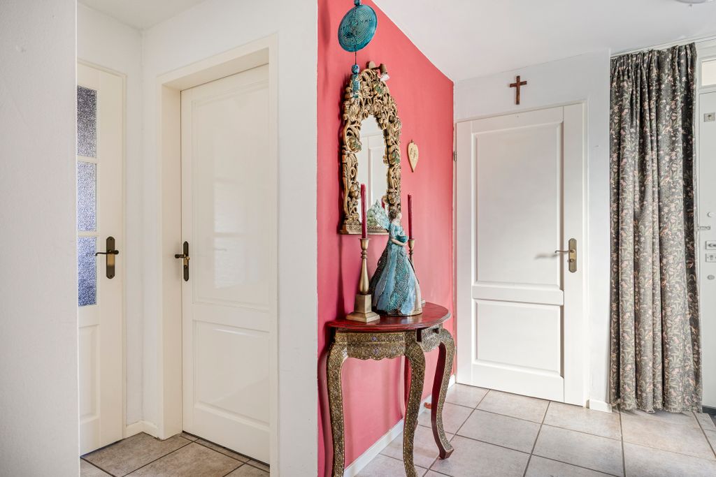 Property photo 3 of 89