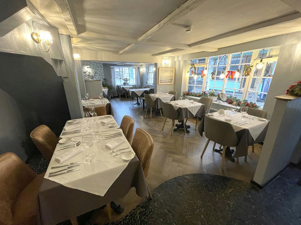 Property photo 2 of 6 10 34 33 E.Jpg