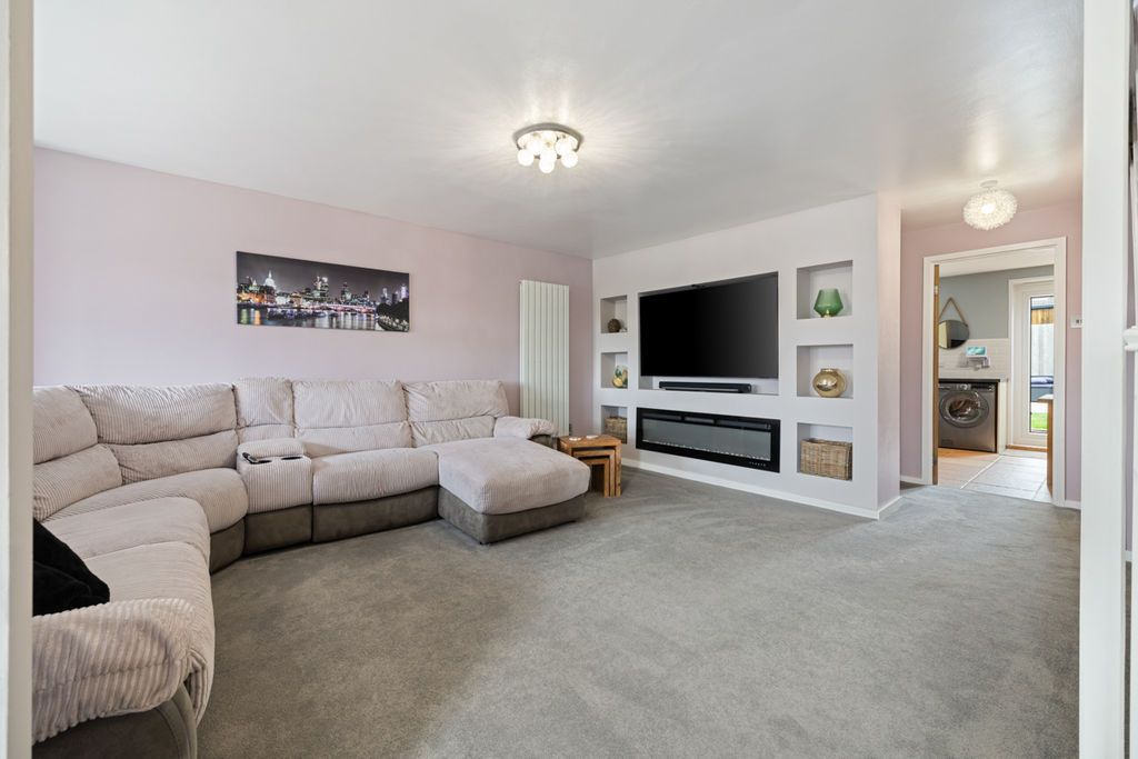Property photo 3 of 18 Photo 9
