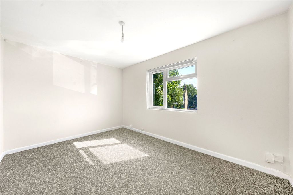 Property photo 3 of 8 Picture No. 02