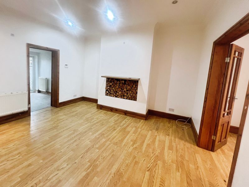 Property photo 3 of 17 Dining Room