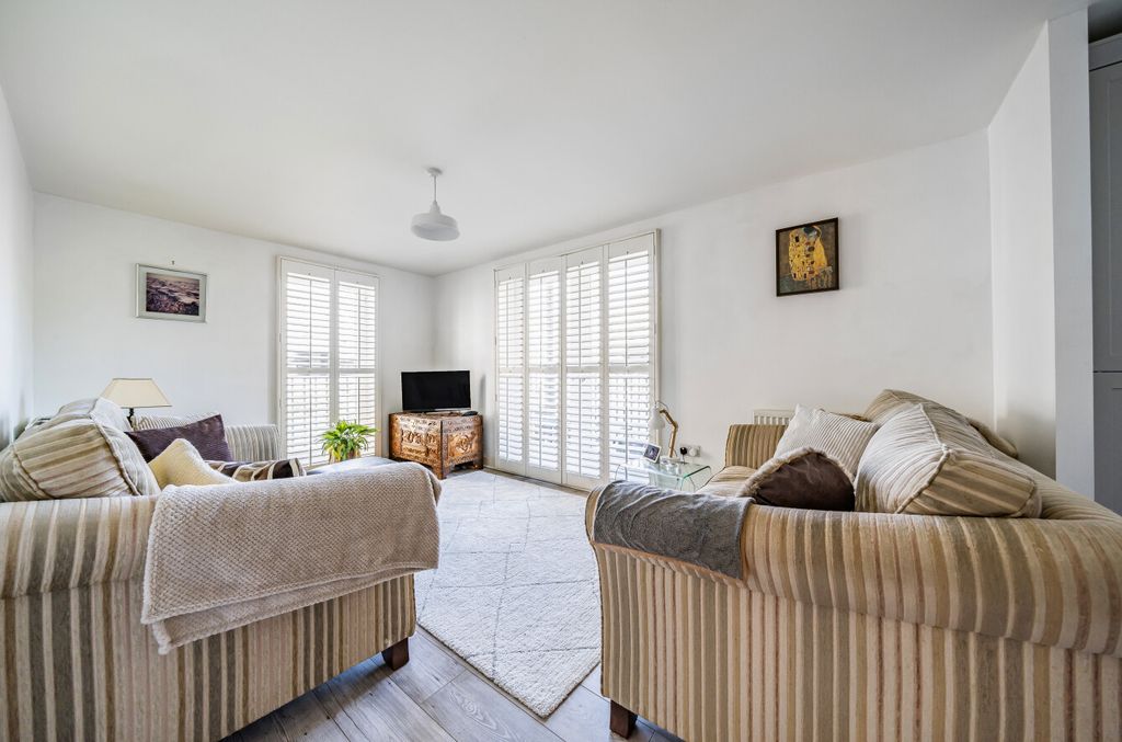 Property photo 2 of 17 13-68235d8Da2c6E-...
