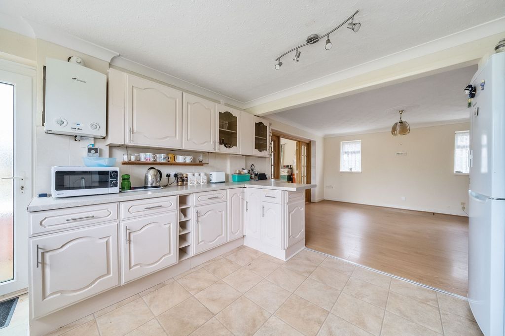 Property photo 3 of 13 Kitchen