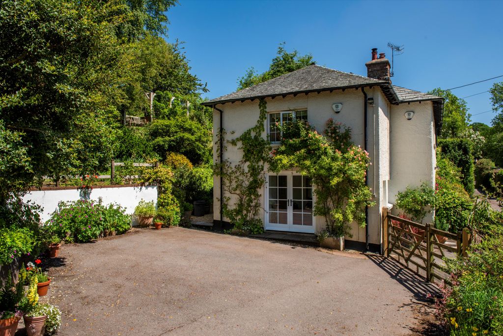 Property photo 1 of 18 Image