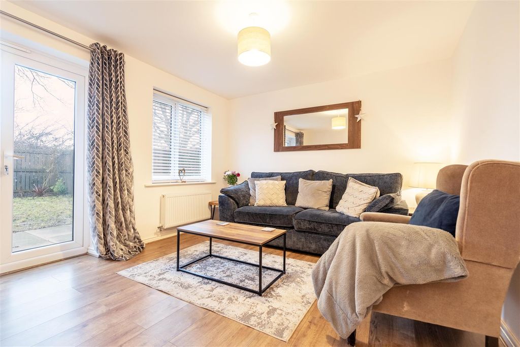 Property photo 2 of 9 Living Room