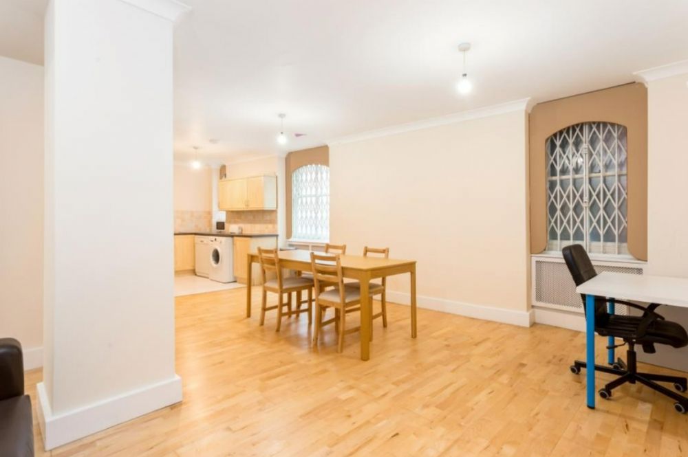 Property photo 3 of 8