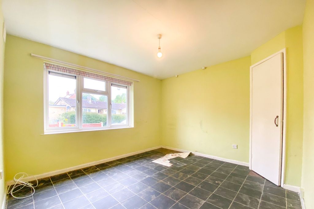 Property photo 2 of 13 1A The Peak, Purton, Swindon, Sn5 4At