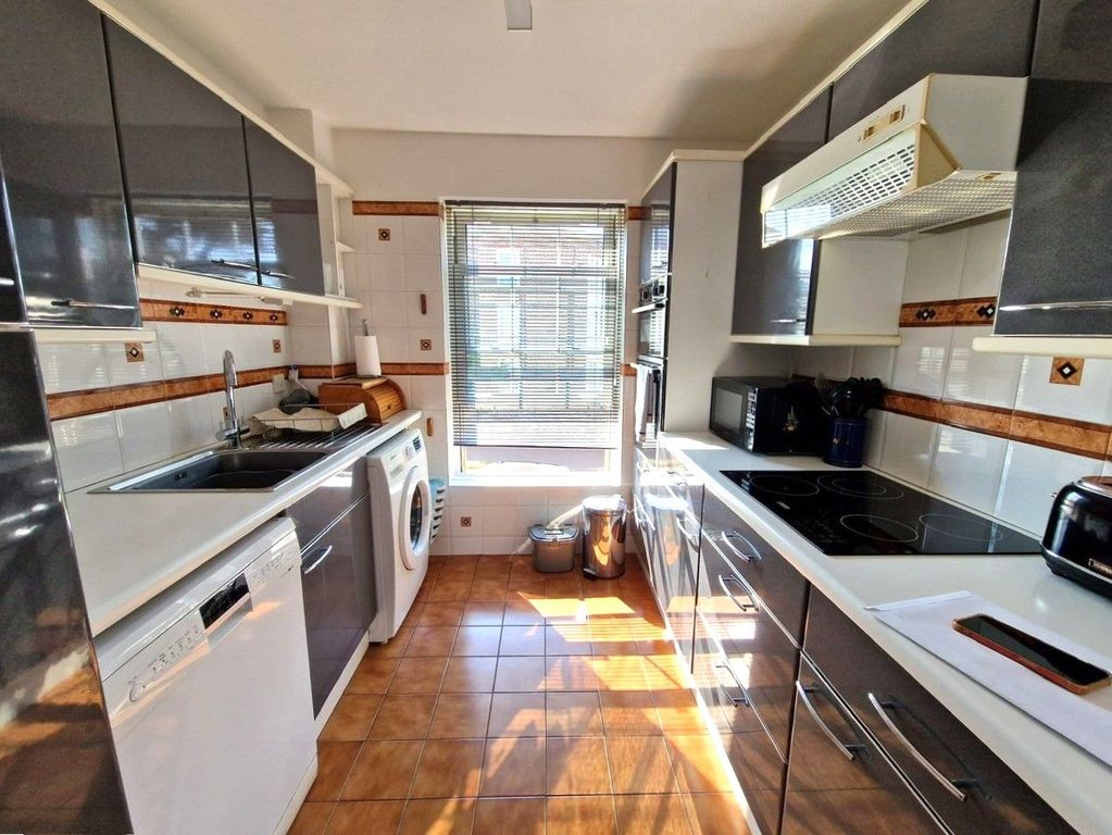 Property photo 2 of 14