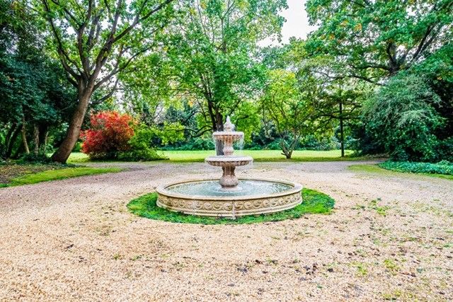 Property photo 2 of 28 Fountain