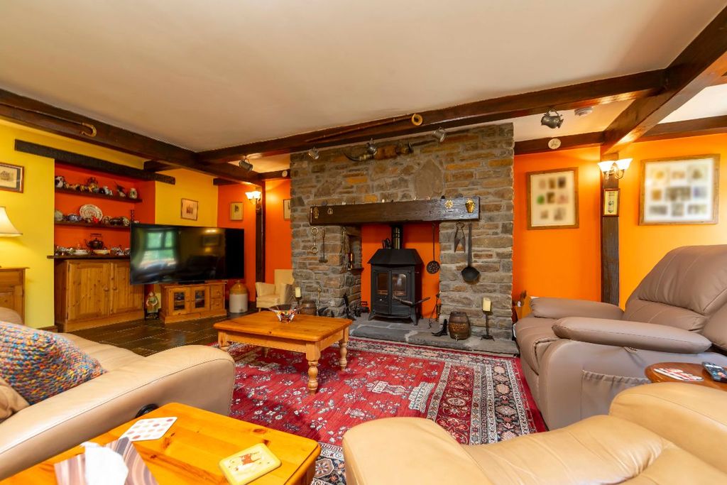 Property photo 1 of 85