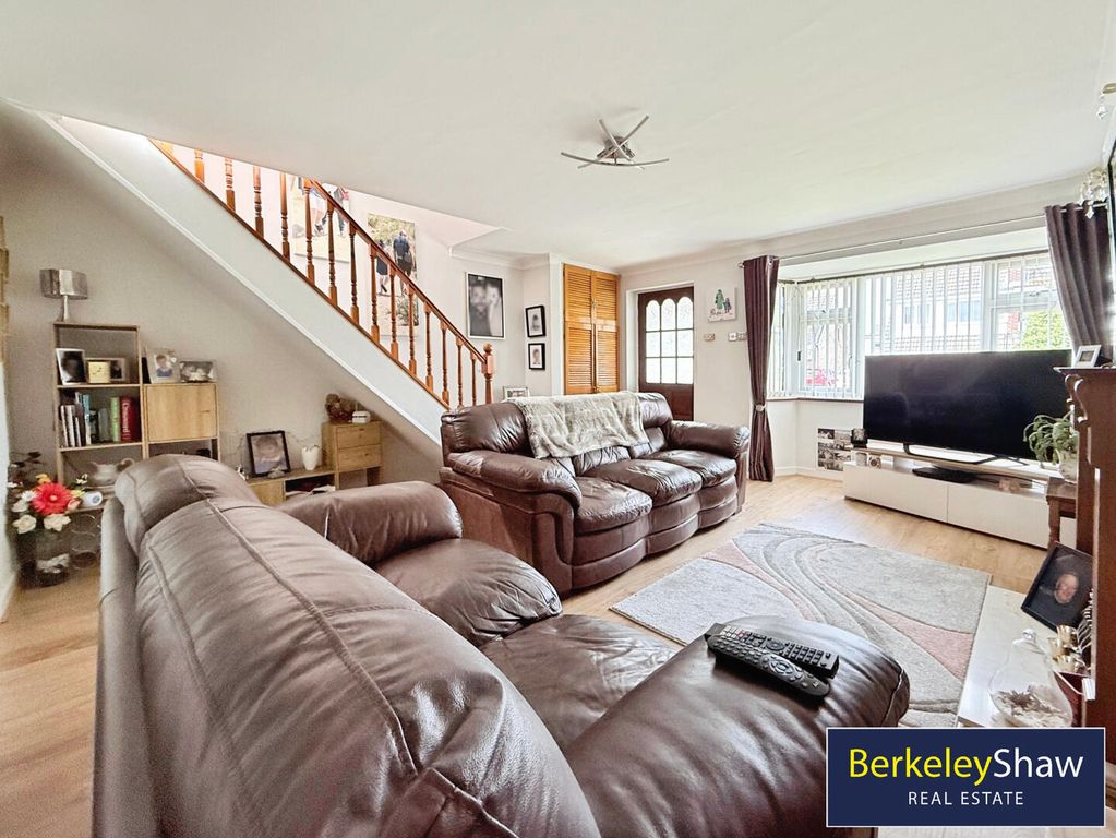 Property photo 3 of 11 Afad7B93--43A2-B91B-Daac231E06Ab-19307-000002E2Ded