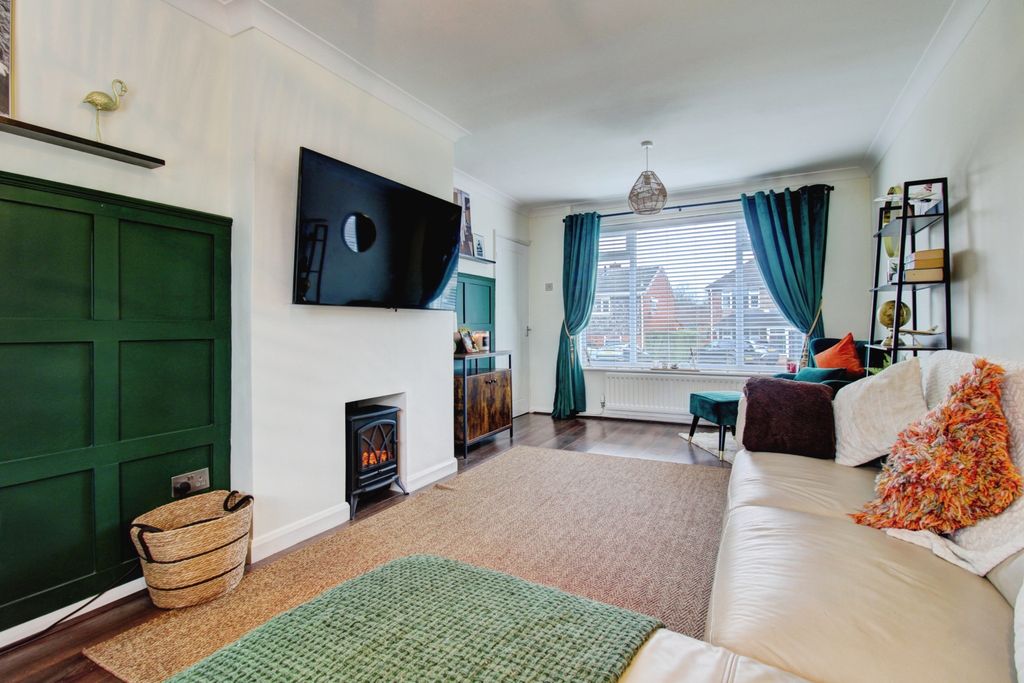 Property photo 2 of 13 Lounge