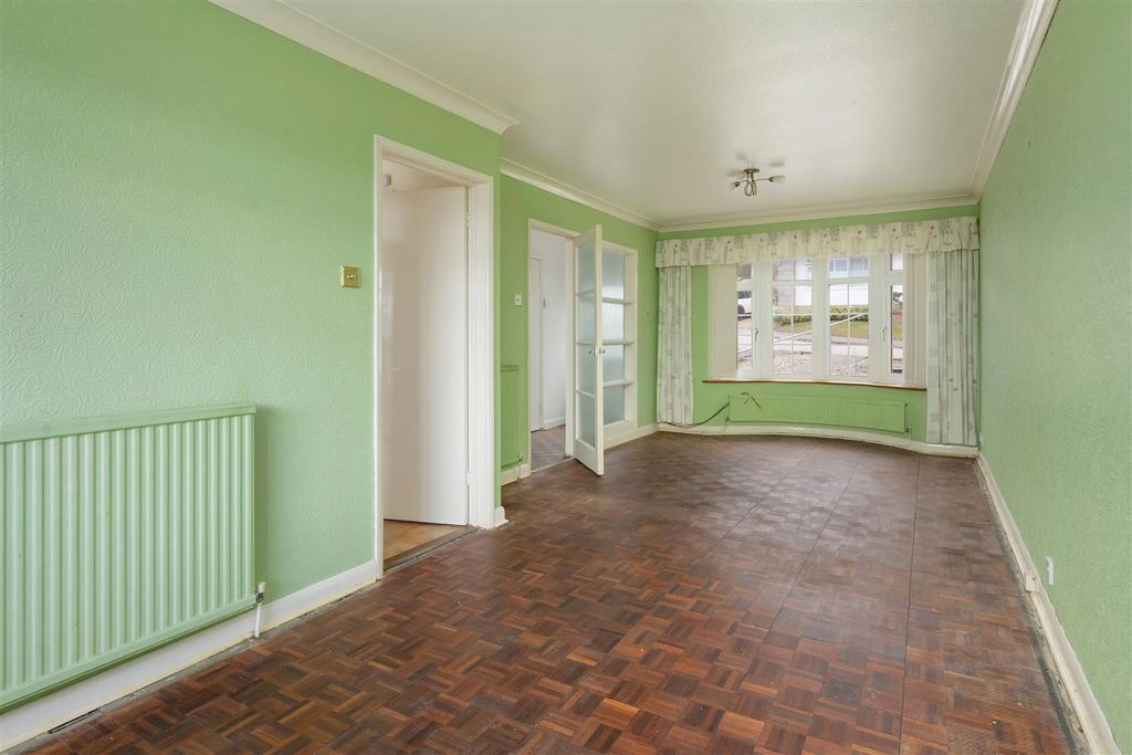 Property photo 3 of 19 Linnet Avenue, Whitstable