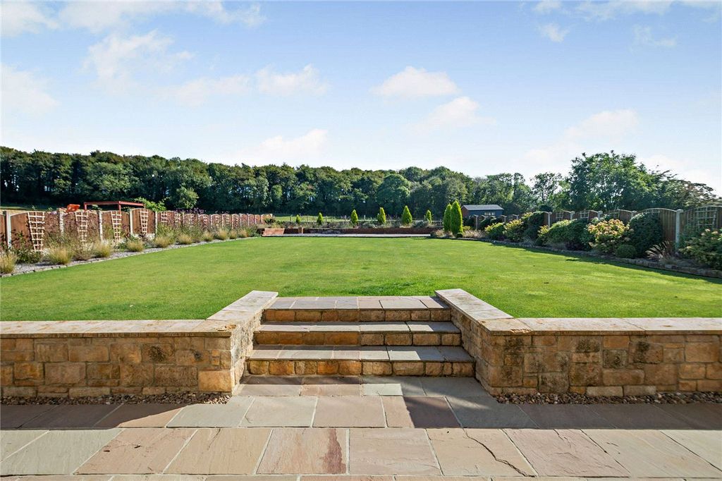 Property photo 3 of 17 Picture No. 02