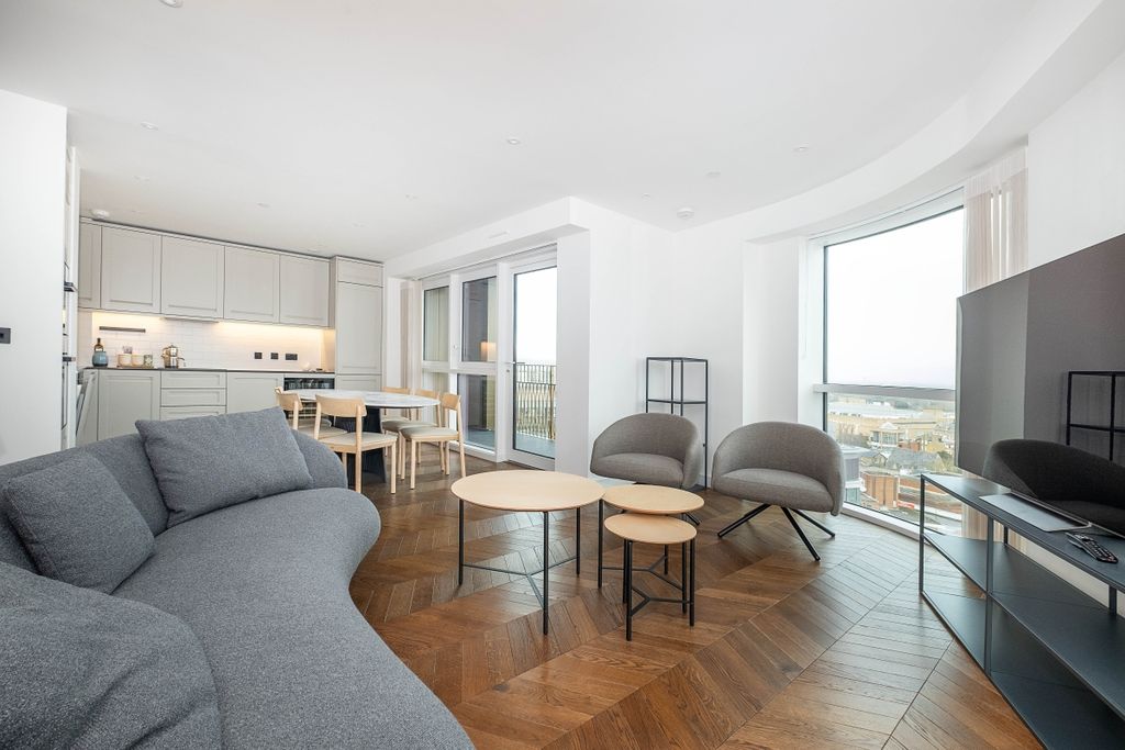 Property photo 3 of 23