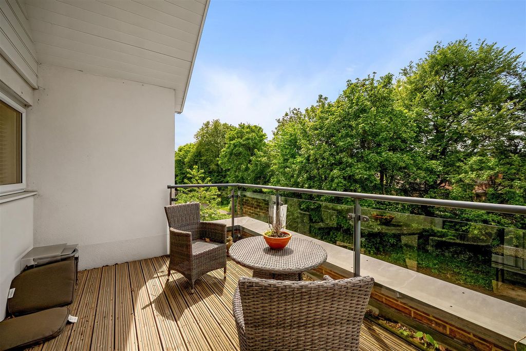 Property photo 3 of 10 02-Ea854E6d-013B-45E0-Aa65-613c1F77A5Fbjh- 46 Albe
