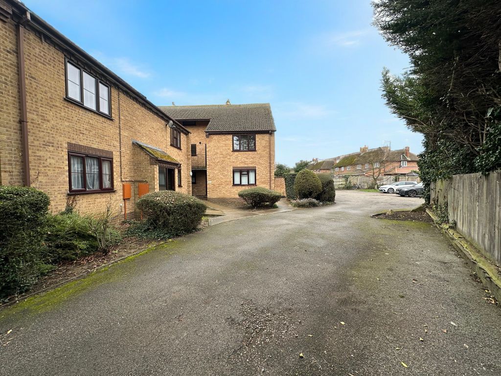 Property photo 2 of 17 External