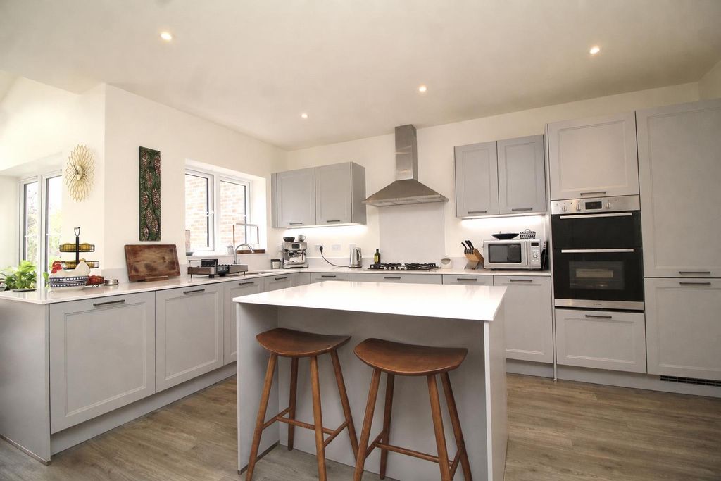 Property photo 3 of 25 Kitchen Image 1.Png
