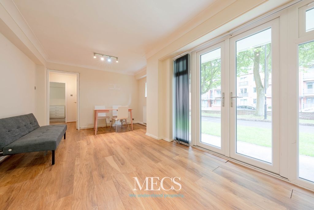 Property photo 2 of 10 4399683