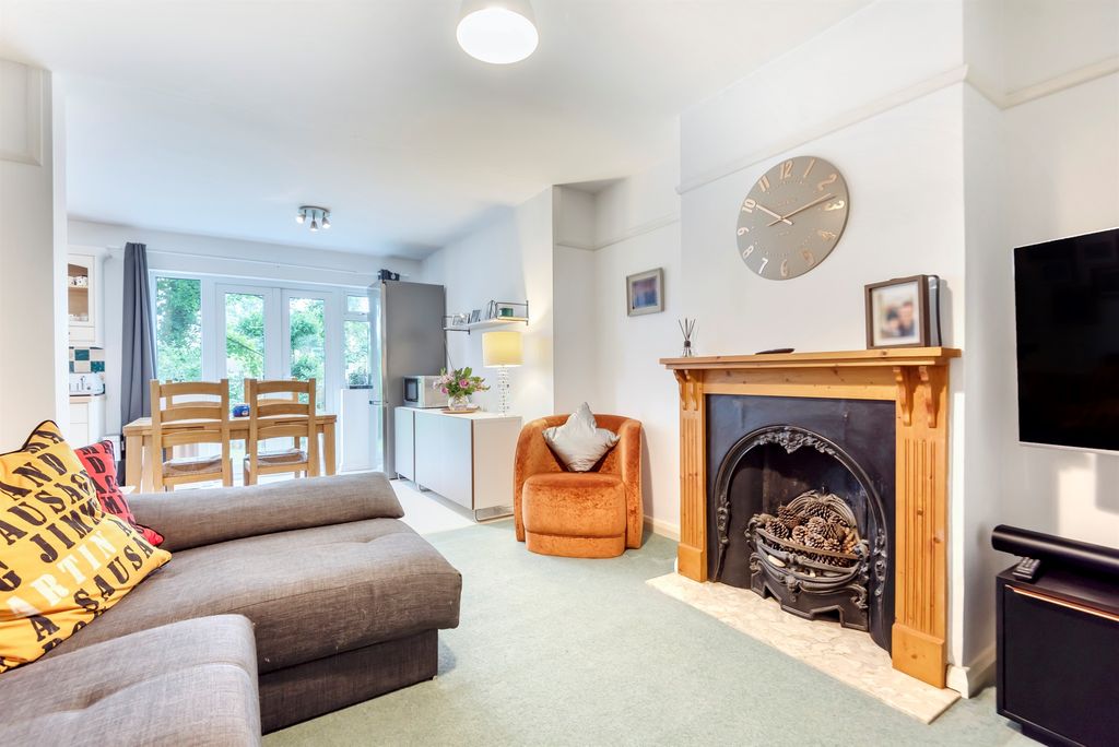 Property photo 2 of 14