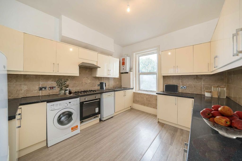 Property photo 2 of 4