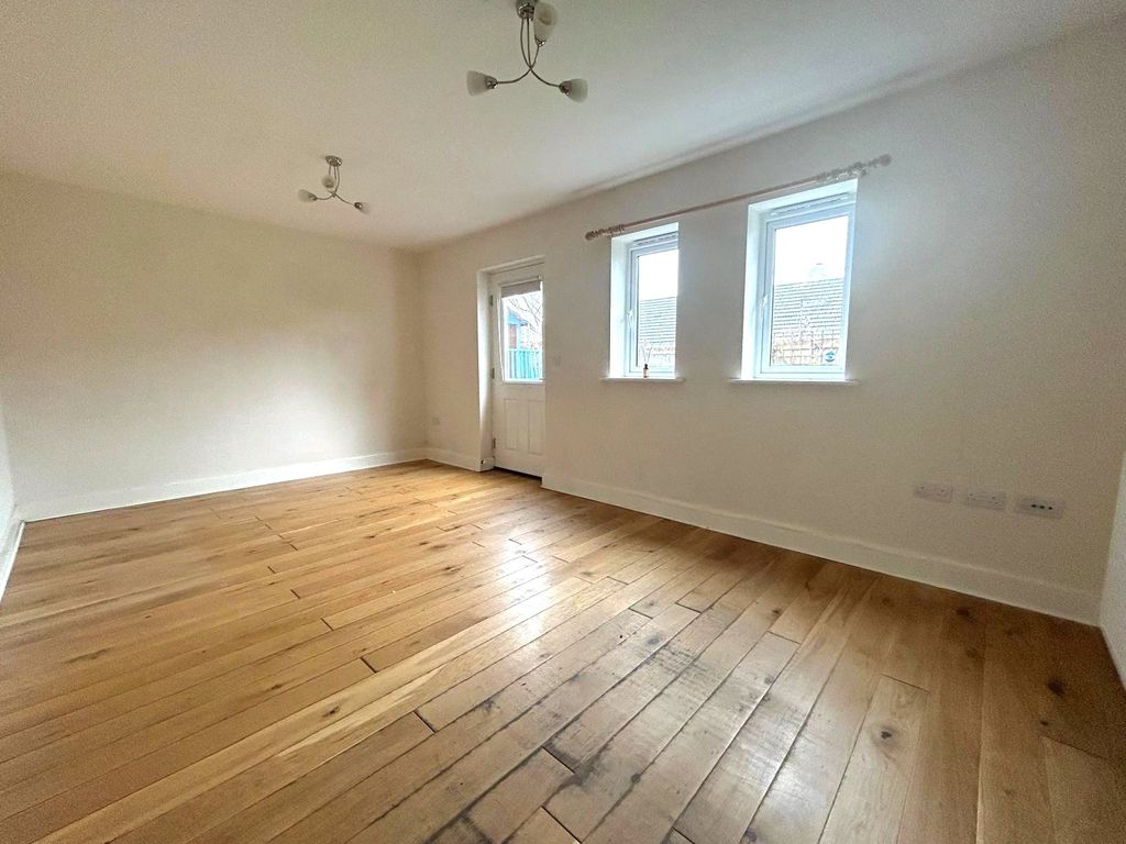 Property photo 3 of 12 Picture No. 28