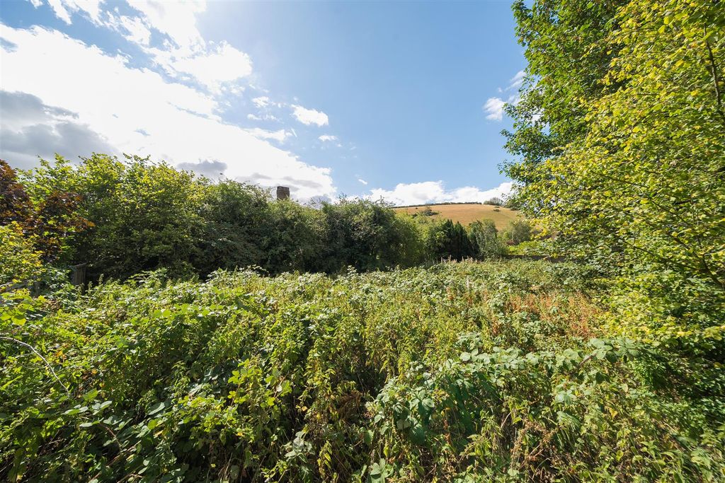 Property photo 3 of 10 2.Jpg