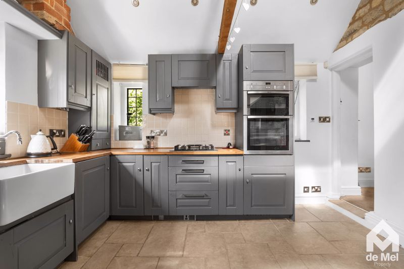 Property photo 2 of 30 Photo 19