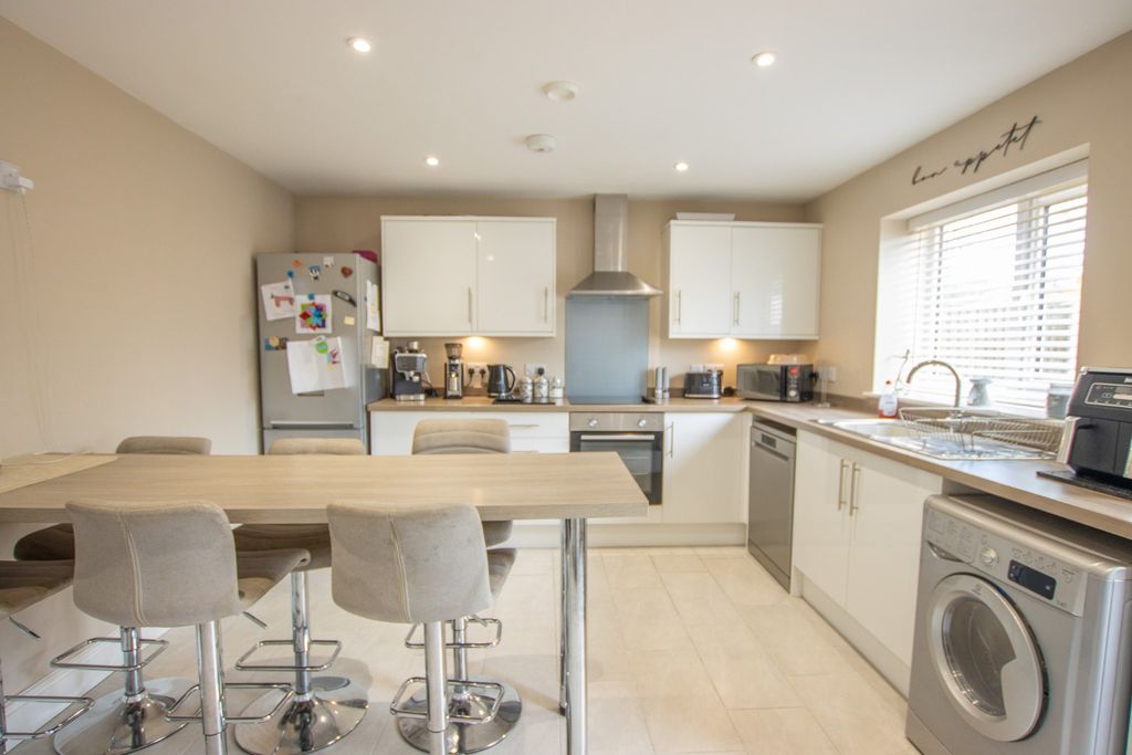 Property photo 3 of 21 5205525