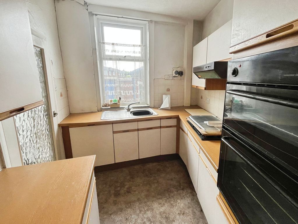 Property photo 3 of 15 Kitchen