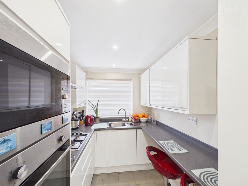 Property photo 2 of 14 5019694