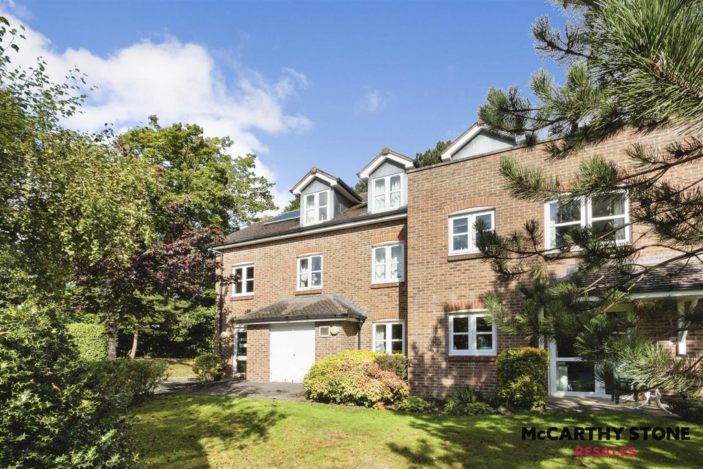 Additional image 9 of 2 bed flat for saleRadford Court, Tower Road, Liphook GU30