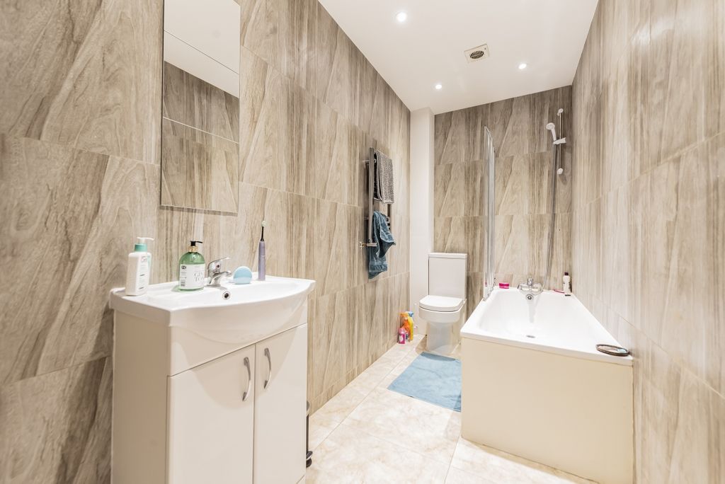 Property photo 2 of 7 621459 (8)